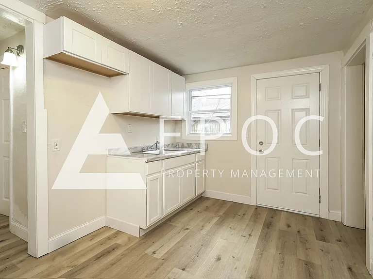 1021 Richland St #B — Photo 4
