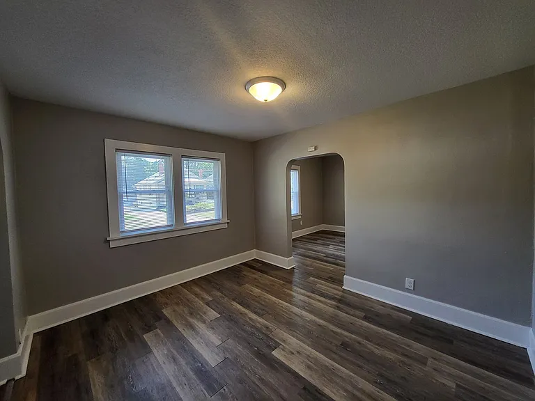 3916 Cambridge St — Photo 6