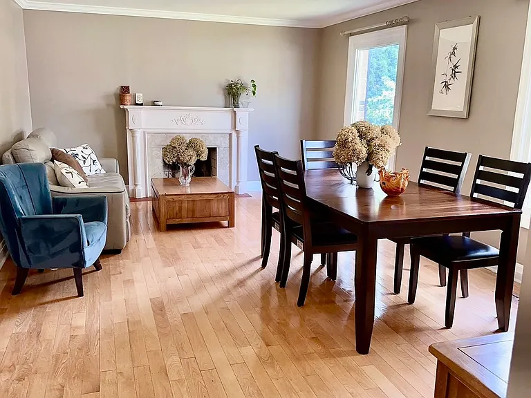 11 Rae Cres — Photo 3
