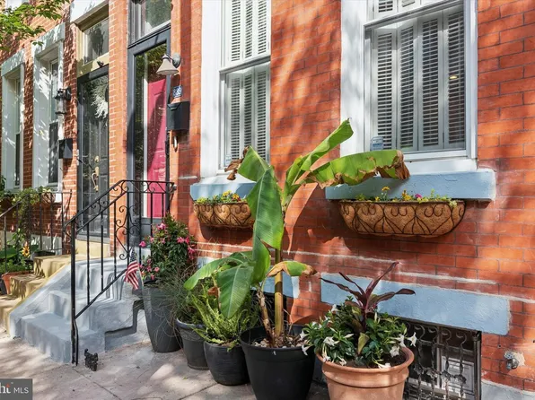 889 N Bucknell St, Philadelphia, PA 19130
