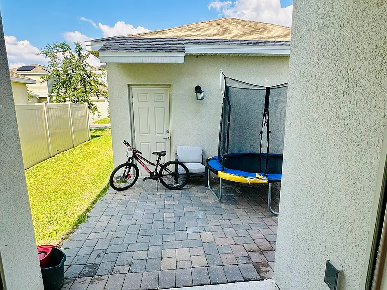1409 Williams Rd — Photo 9
