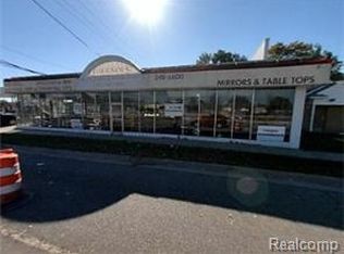 13631 W 10 Mile Rd, Oak Park, MI 48237