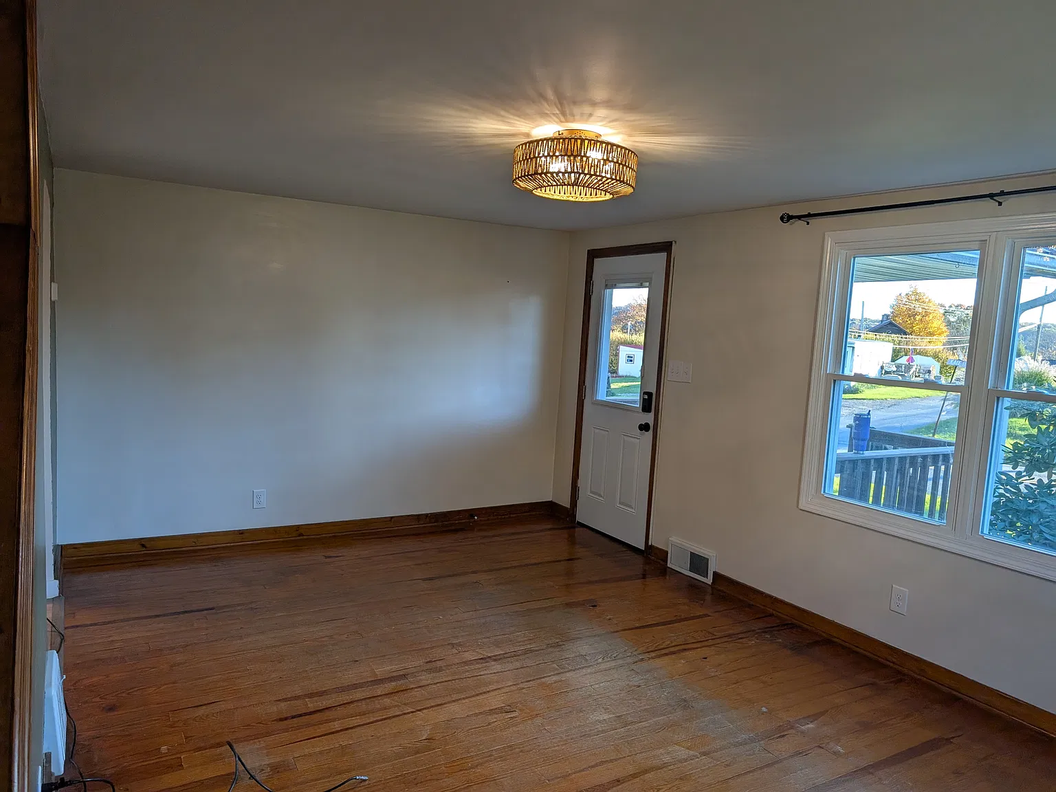 3 bed, 1568 sqft, $1,350 — Photo 1