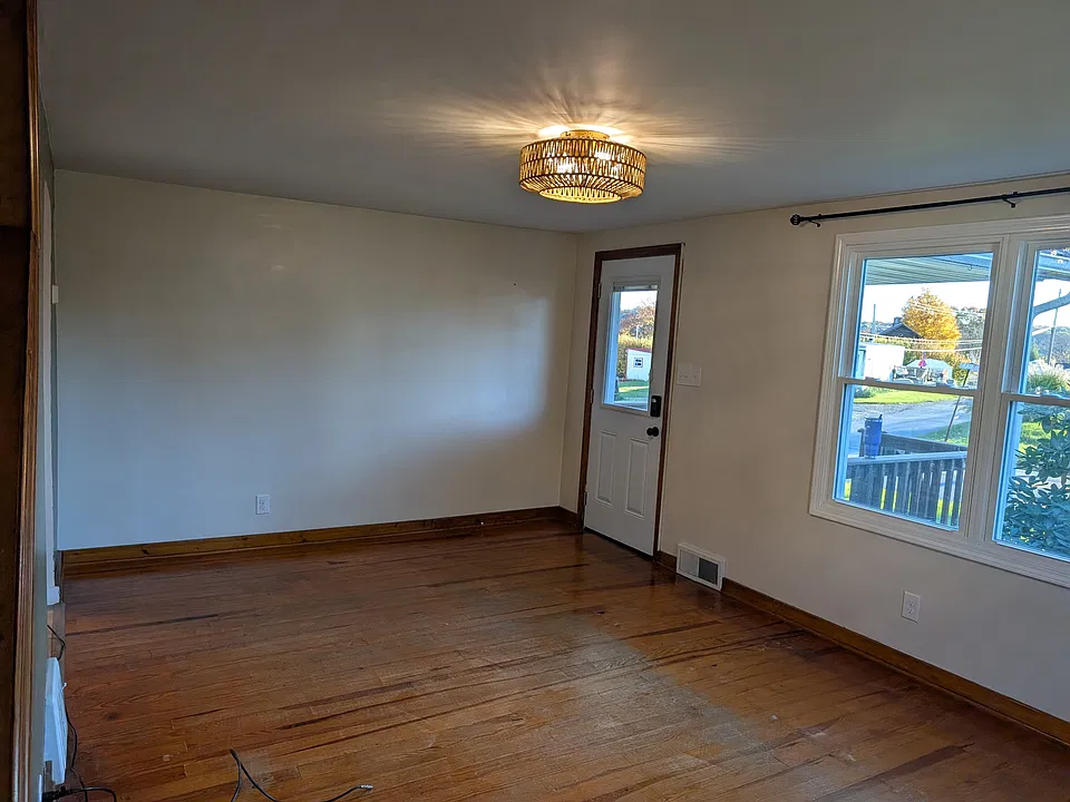 604 Kate St