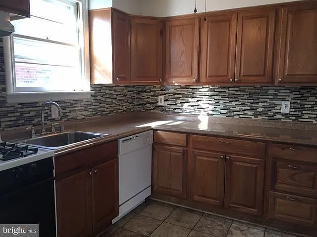 805 Selma St #1 — Photo 6