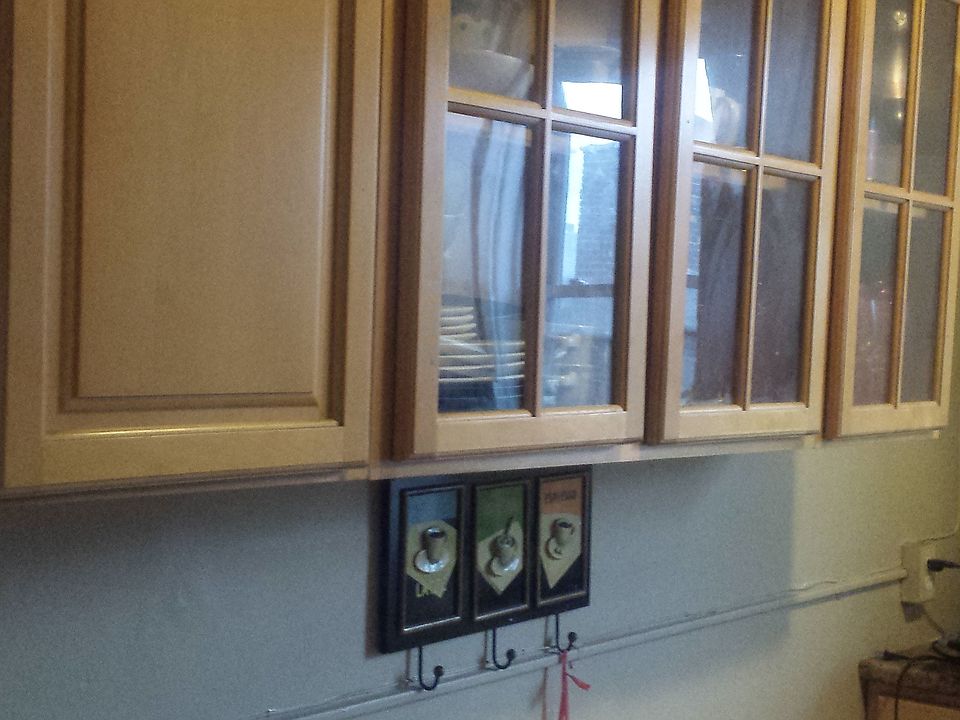2nd image of 10 Hilliard Ave APT 9