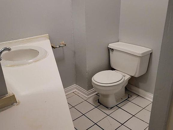5th image of 3004 S Archer Ave APT 1
