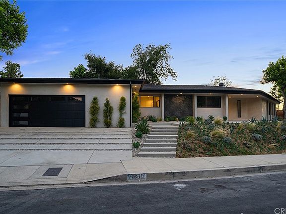 5th image of 4061 Sapphire Dr