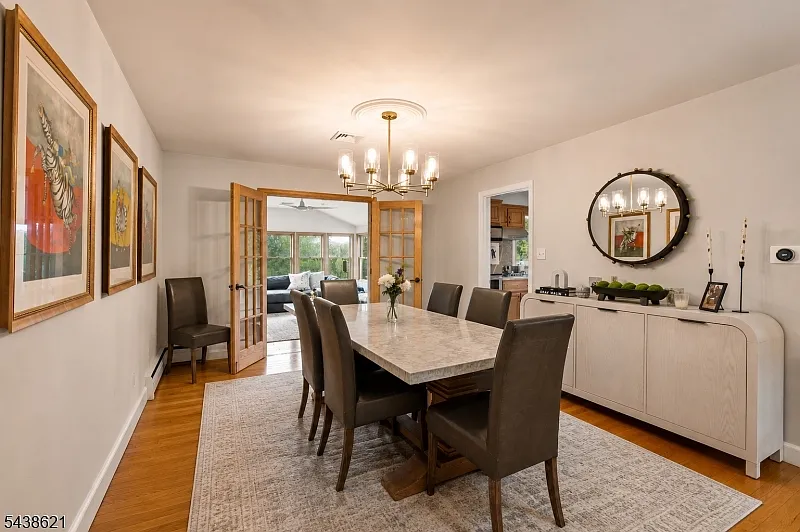 4 bed, 3.0 bath, $8,400 — Photo 4