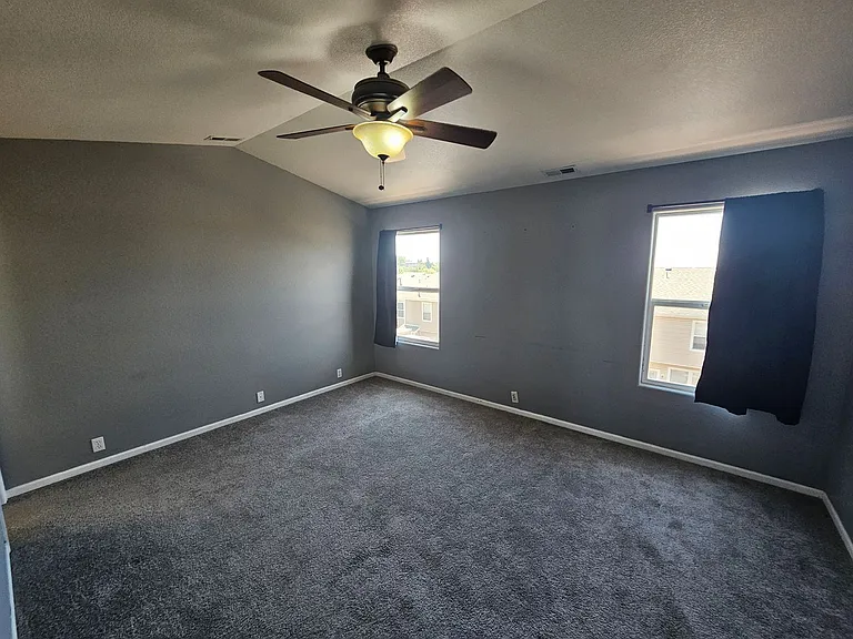 2717 Tumblewood Grv — Photo 14