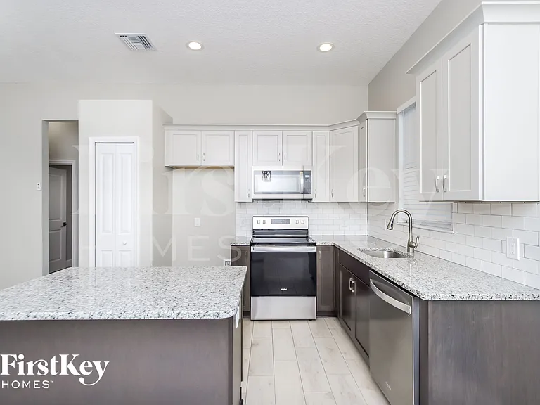 991 Walden Blvd SE — Photo 6