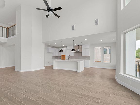 3rd image of 168 Montecilo Dr