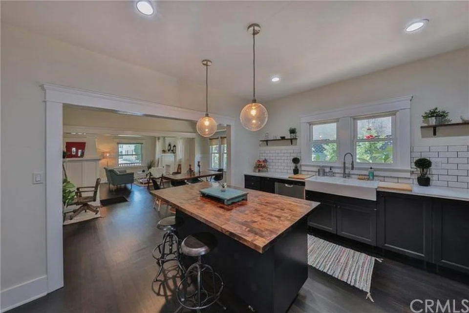 3 bed, 1400 sqft, $4,195 — Photo 3