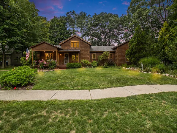 365 N Wythe St, Pentwater, MI 49449