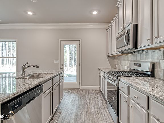3rd image of 2880 Westgate Park Dr