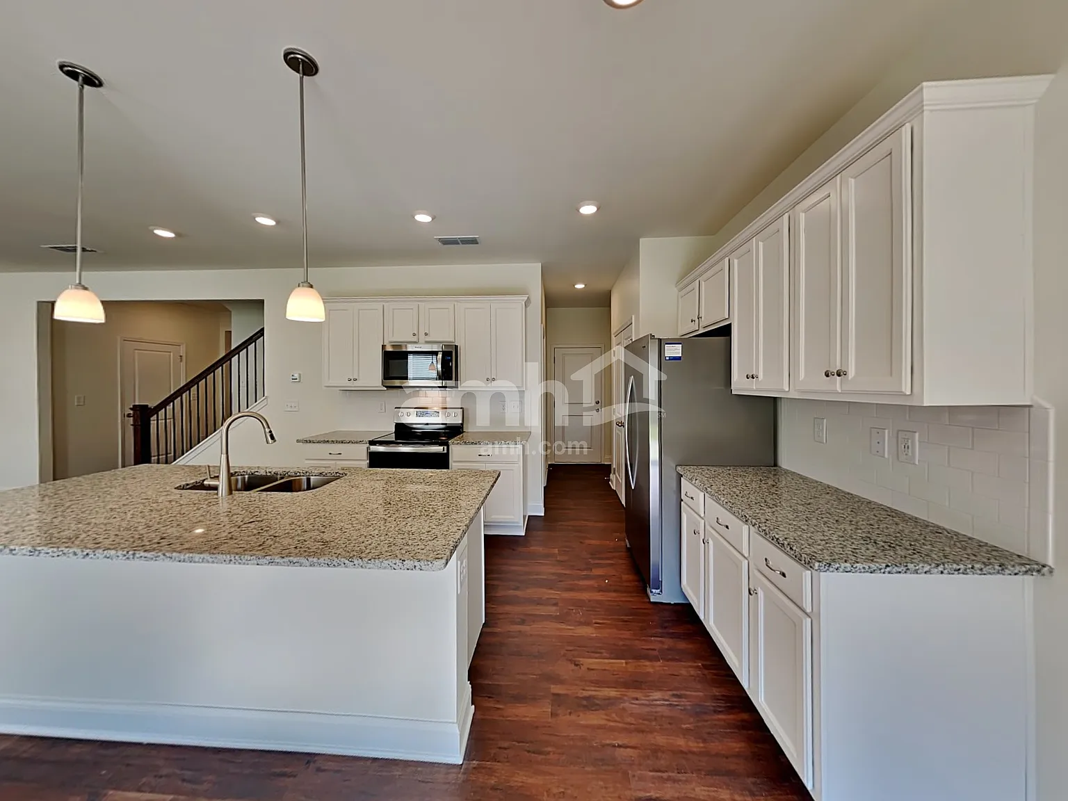 4 bed, 2.5 bath, 2098 sqft, $2,435 — Photo 4