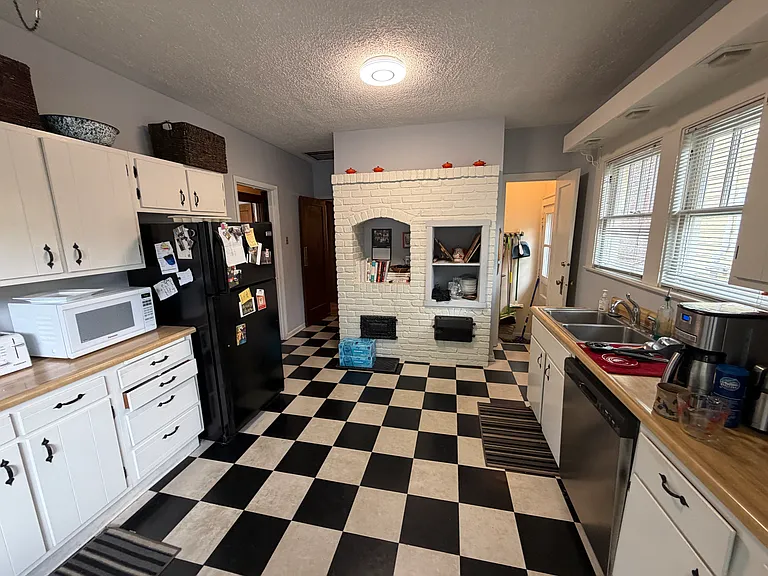 5252 Broadway St — Photo 8