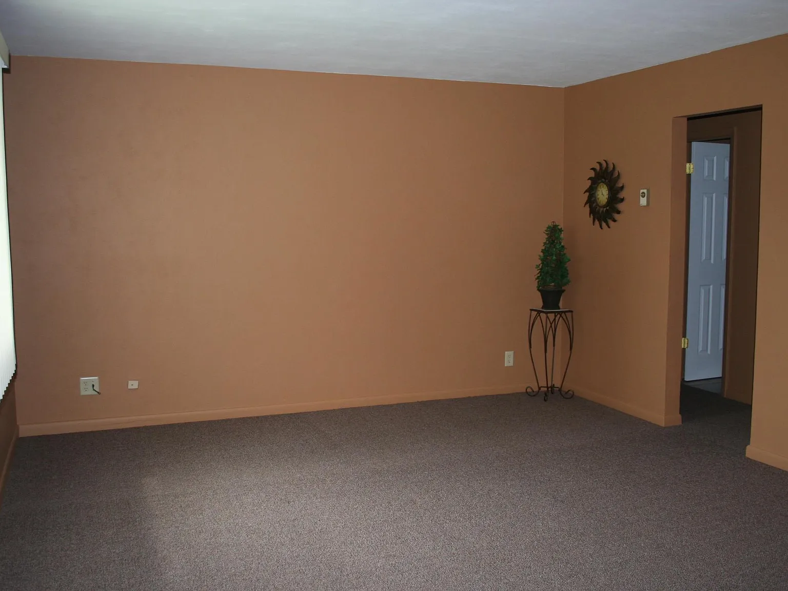 2 bed, 1120 sqft, $900 — Photo 3