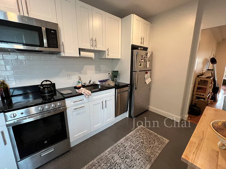 123 Sutherland Rd #N — Photo 31