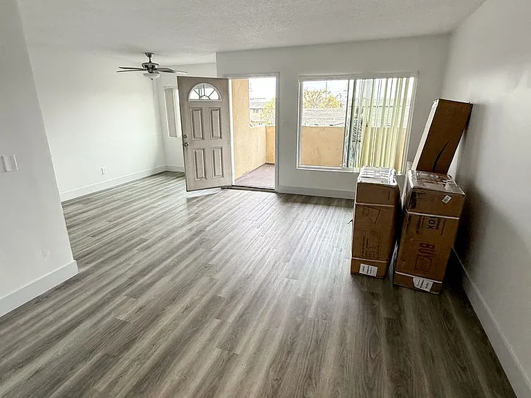 3720 Emerald St — Photo 12