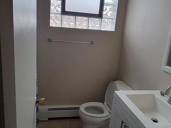 5th image of 6522 N Richmond St