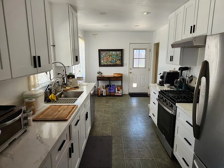 Primrose Ln — Photo 2