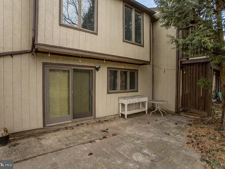 17 Eden Rock — Photo 25