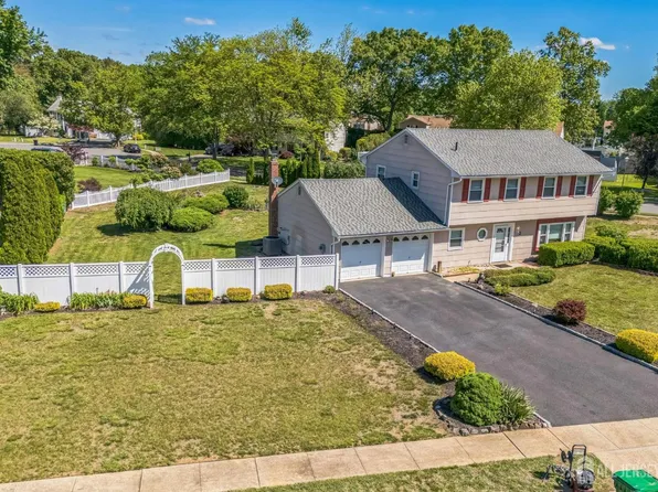 2 Jayne St, Old Bridge, NJ 08857