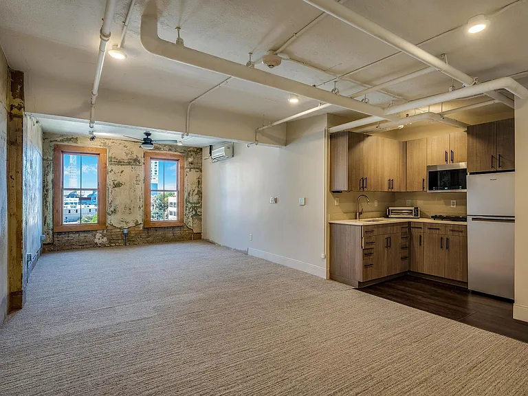 219 N Alamo St — Photo 24
