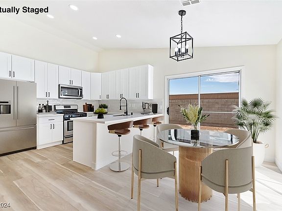 2nd image of 3023 Comitan Ln