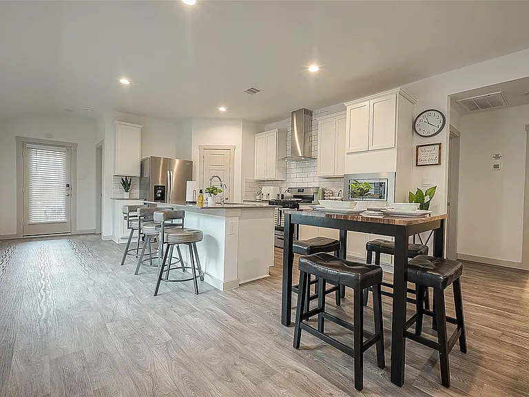 2919 Stamford Hill Ln — Photo 10
