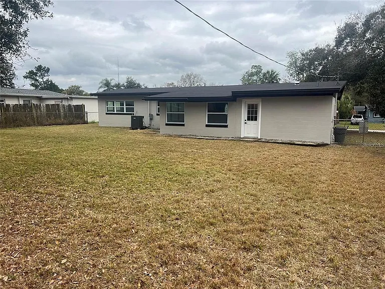 1809 Chase Ave — Photo 4