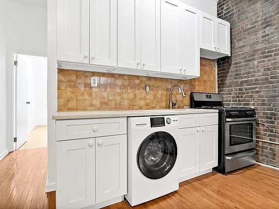 3rd image of 1253 Pacific St APT 2
