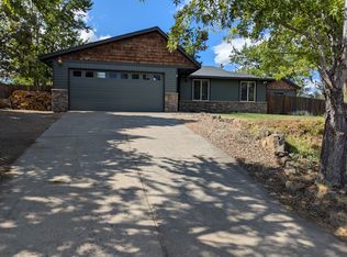 2152 NE Wells Acres Rd, Bend, OR 97701
