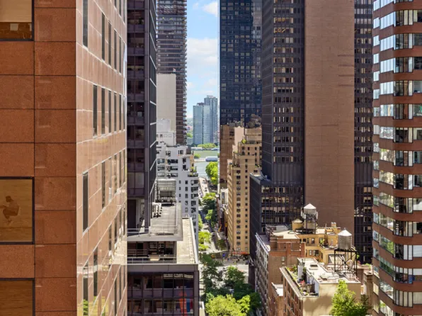 145 East 48th Street 24F image 13 of 13