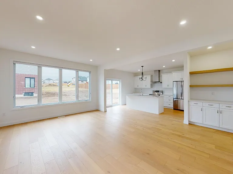 120 Basil Cres — Photo 10