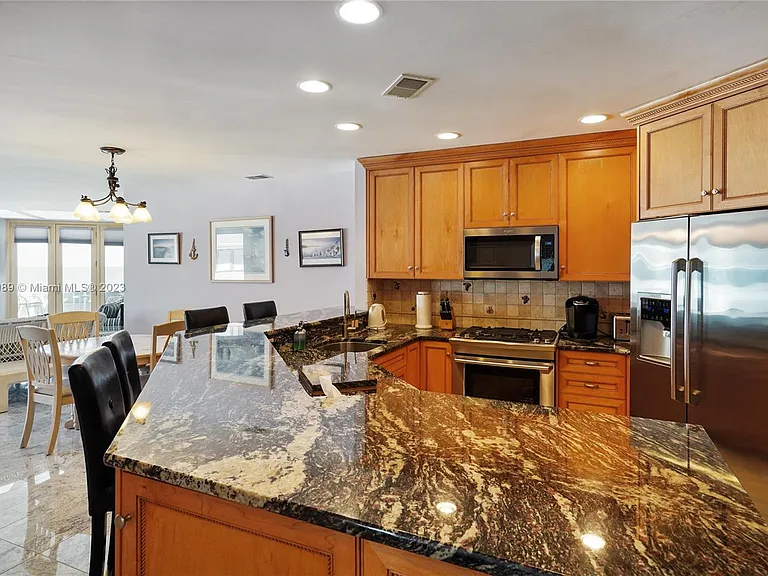900 Ocean Ave #108 — Photo 3