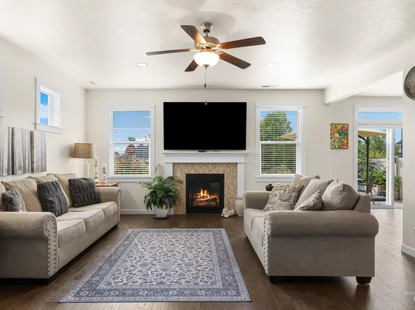 16 N Caracaras Way, Eagle, ID 83616