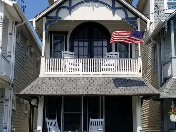 9 1/2 Embury Avenue, Ocean Grove, NJ 07756