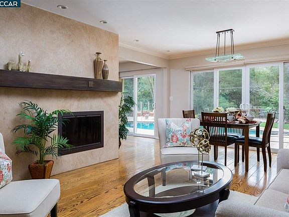 3rd image of 1116 Sanders Dr