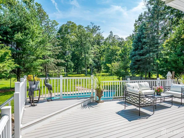 41 Calvert Ave W, Edison, NJ 08820