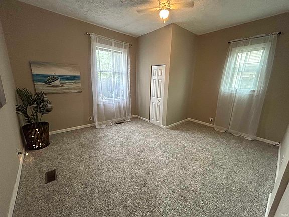 4th image of 816 S 19th St