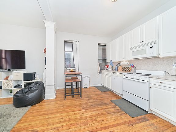 2nd image of 364 W 36th St APT 1B