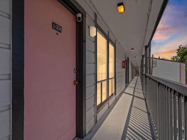 2808 Whitis Ave #C304, Austin, TX 78705