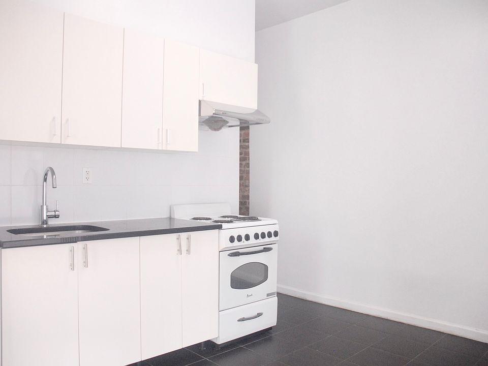 1st image of 52 Henry St #1RE