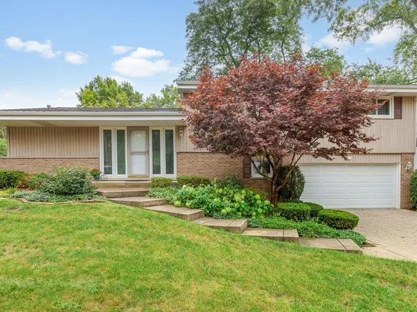 1835 Barberry Rd, Northbrook, IL 60062