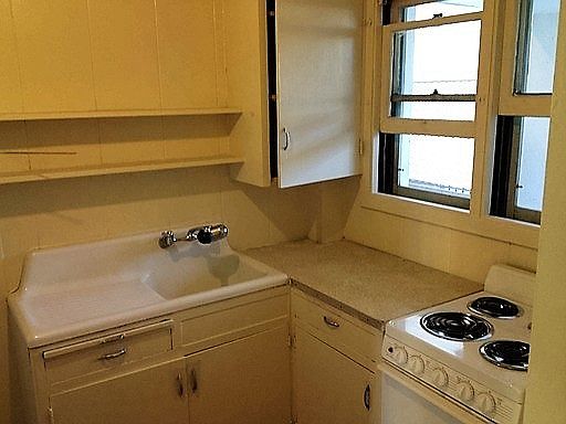 2nd image of 2452 Kapiolani Blvd APT 2