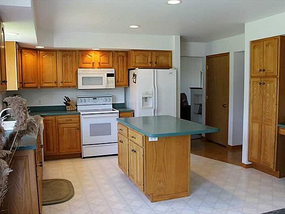 4th image of 203 Rogers Dr