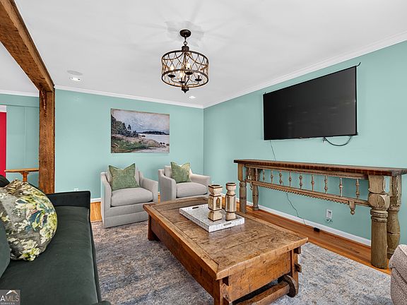 5th image of 3020 Parkridge Dr NE