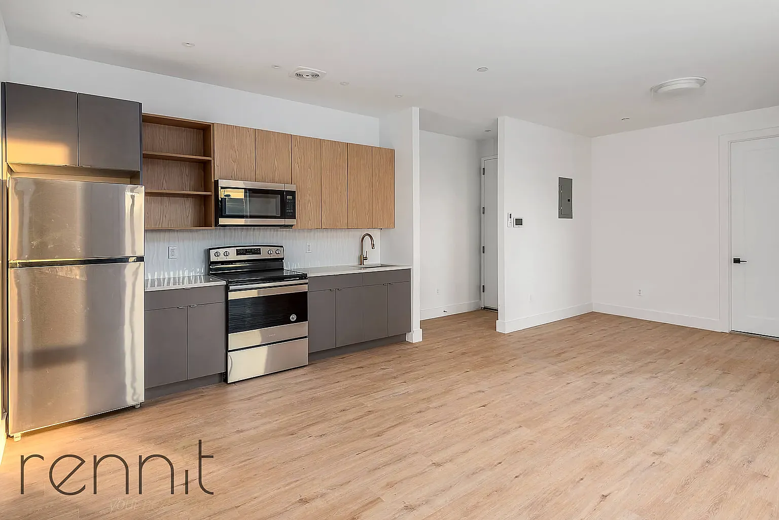 799 East 34th Street — Photo 2